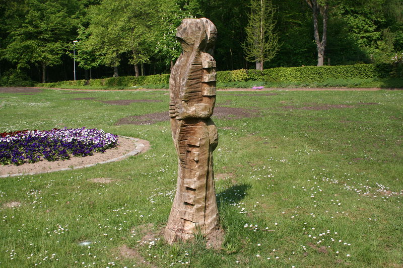 Datei:Bad Helmstedt Skulpturenpark Der Pianospieler.jpg