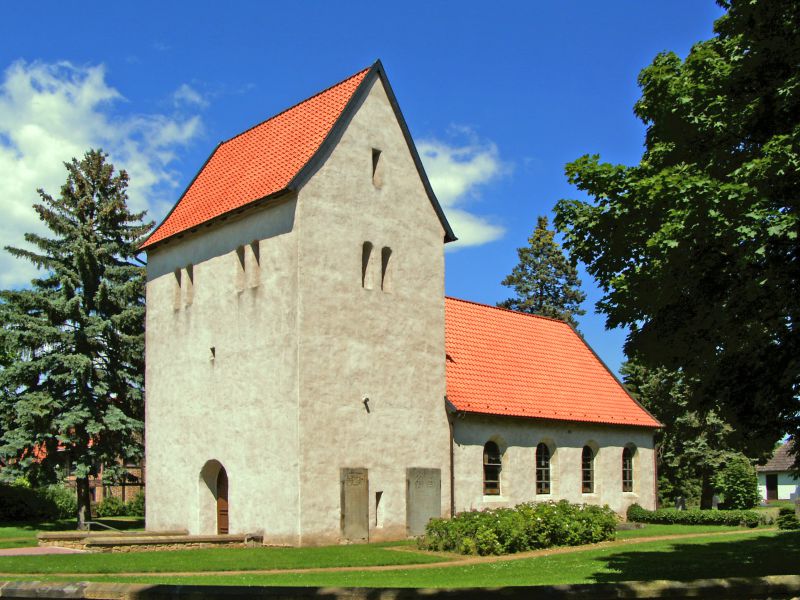 Datei:Königslutter Rhode Kirche SW.JPG