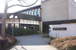 Eingang der Berufsbildenden Schulen für den Landkreis Helmstedt (2011)