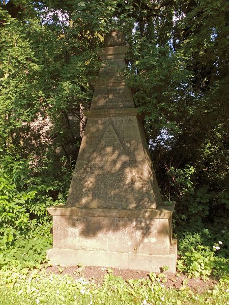 Datei:Alversdorf Denkmal 1WK.JPG