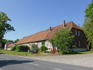 Büstedt Nebengebäude.jpg